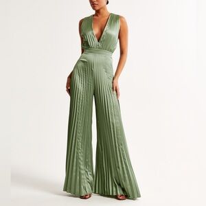 Abercrombie & Fitch Giselle Pleated Jumpsuit, Sage Green NWT